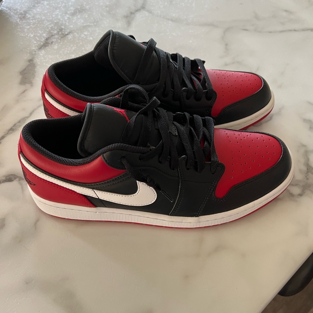 Men’s Nike Air Jordan Low Sz 11 New Worn Once